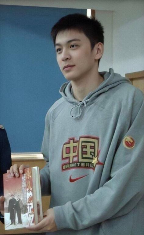 娱乐吃瓜酱帅哥视频大全,盘点帅哥视频大全，视觉盛宴来袭！