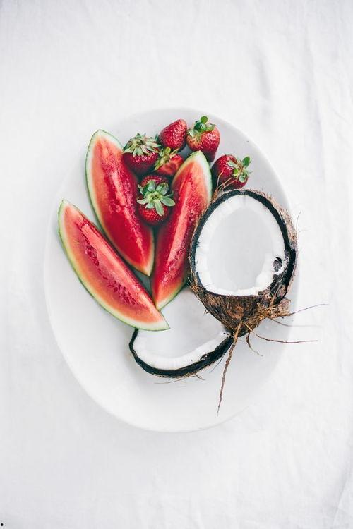 如何制作娱乐圈吃瓜素材,如何轻松制作热门吃瓜素材